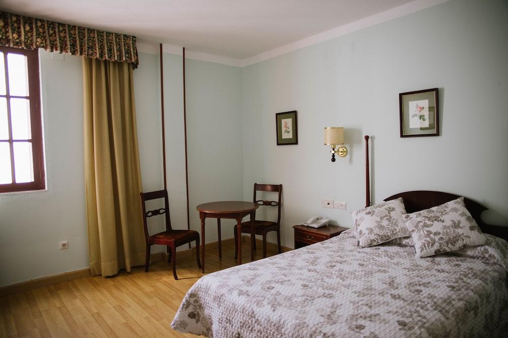 Hotel Sierra De Арасена Экстерьер фото